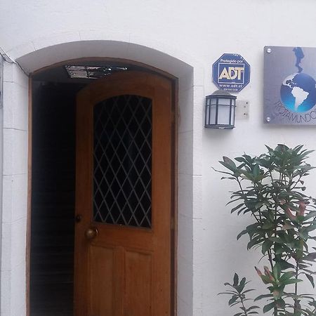 Trotamundos Hostal Santiago Exterior photo