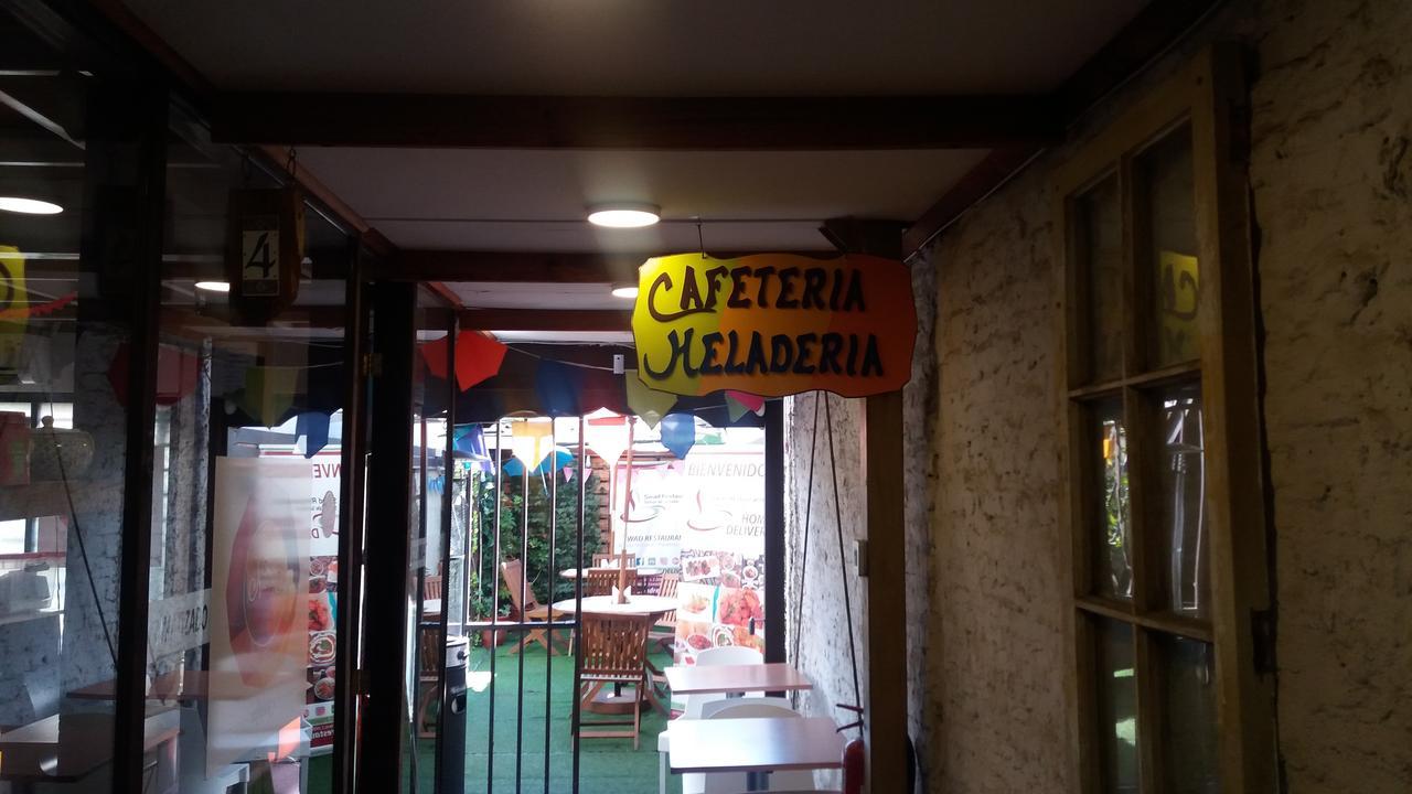 Trotamundos Hostal Santiago Exterior photo
